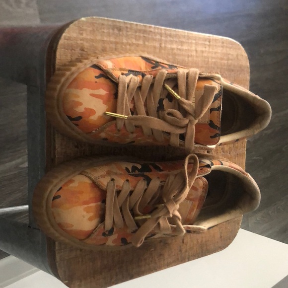 RIRI FENTY PUMAS - Picture 2 of 4